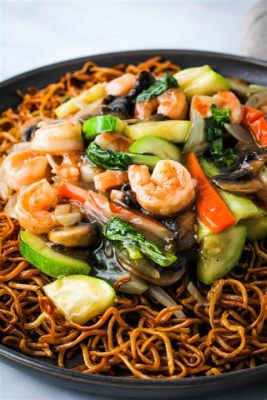  Yangquan Fried Rice Noodles With Savory Sauce and Crunchy Toppings!