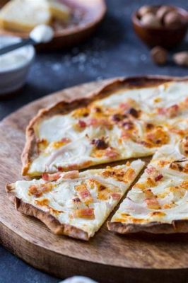  Tarte Flambée: A Symphony of Savory Delight and Crispy Perfection!